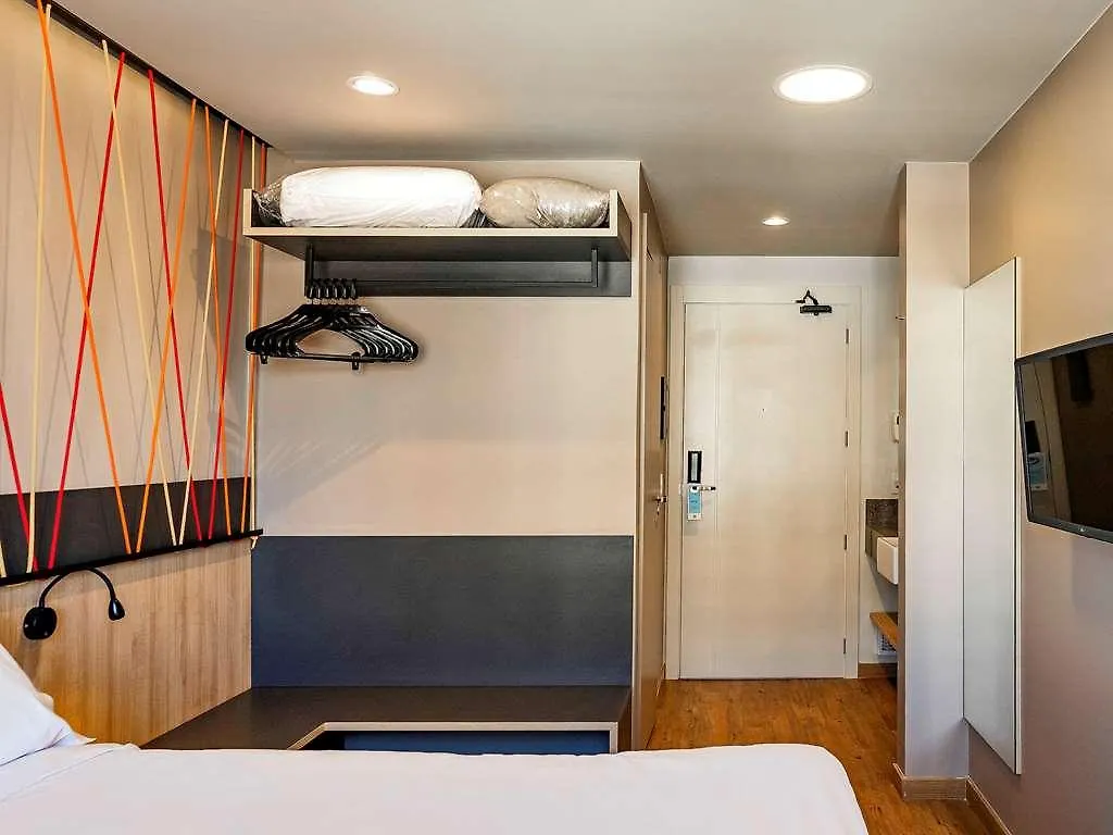 ***  Hotel Ibis Styles Porto Alegre Moinhos De Vento Brésil