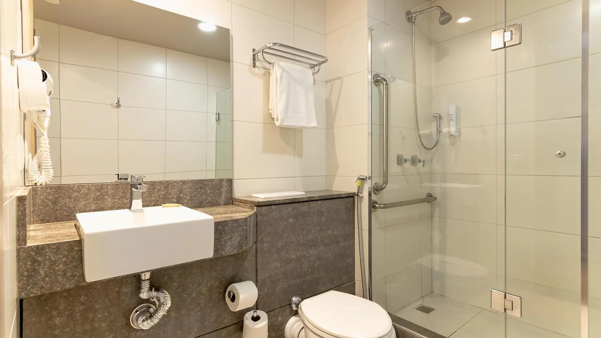 Hotel Ibis Styles Porto Alegre Moinhos De Vento 3*,